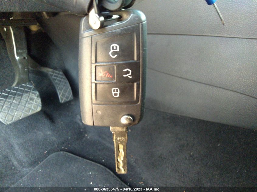 2017 VOLKSWAGEN GOLF S - 3VW217AU0HM071303