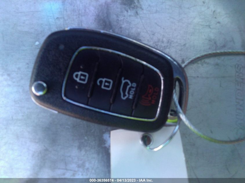2017 HYUNDAI TUCSON SE - KM8J33A42HU394082