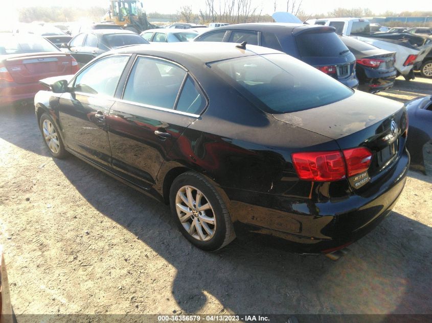 2013 VOLKSWAGEN JETTA SEDAN SE W/CONVENIENCE - 3VWDX7AJ8DM415418