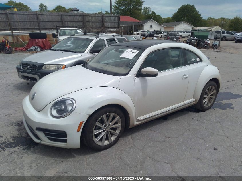 2018 VOLKSWAGEN BEETLE SE - 3VWJD7AT2JM708983