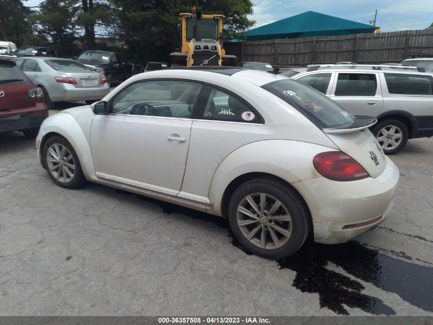 2018 VOLKSWAGEN BEETLE SE - 3VWJD7AT2JM708983