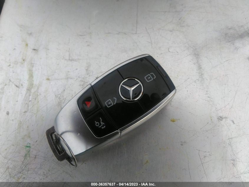2017 MERCEDES-BENZ E-CLASS E 300 - WDDZF4KB4HA235900