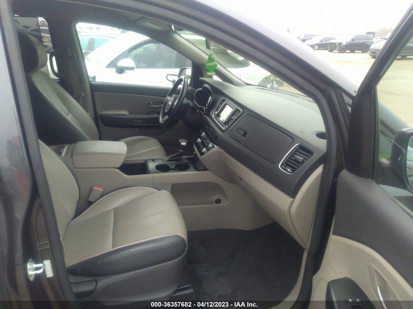 VIN KNDMB5C16H6338332 2017 KIA SEDONA LX