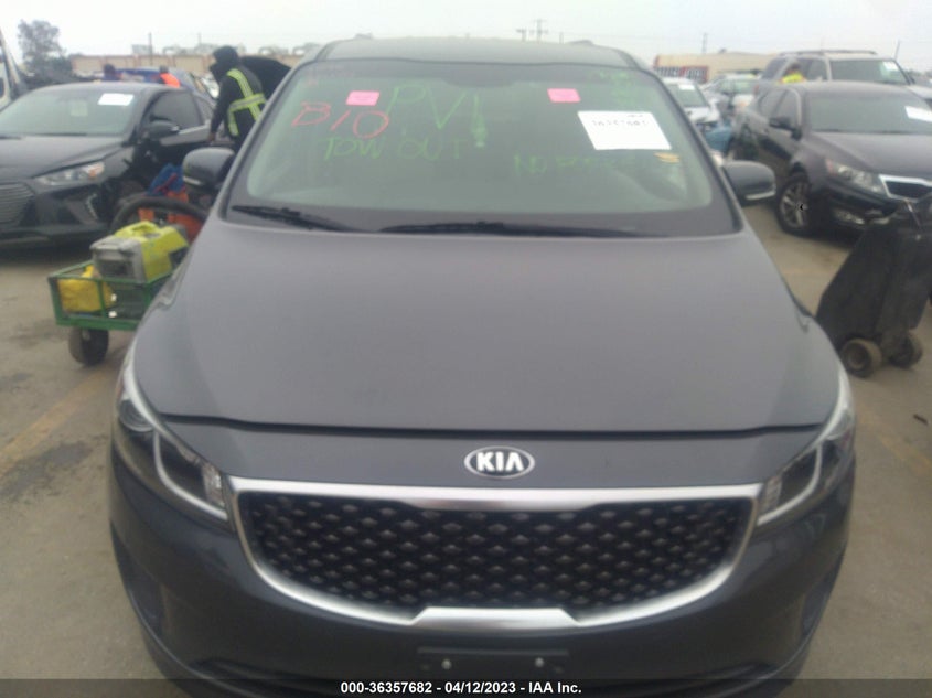 VIN KNDMB5C16H6338332 2017 KIA SEDONA LX