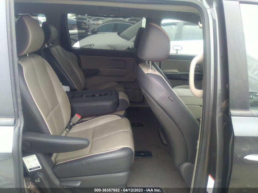 VIN KNDMB5C16H6338332 2017 KIA SEDONA LX
