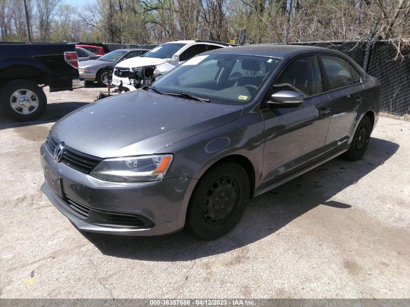 2014 VOLKSWAGEN JETTA SEDAN SE - 3VWD17AJ5EM240158