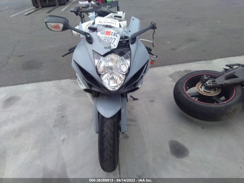 2022 SUZUKI GSX-R600 - JS1GN7FA8N7101255