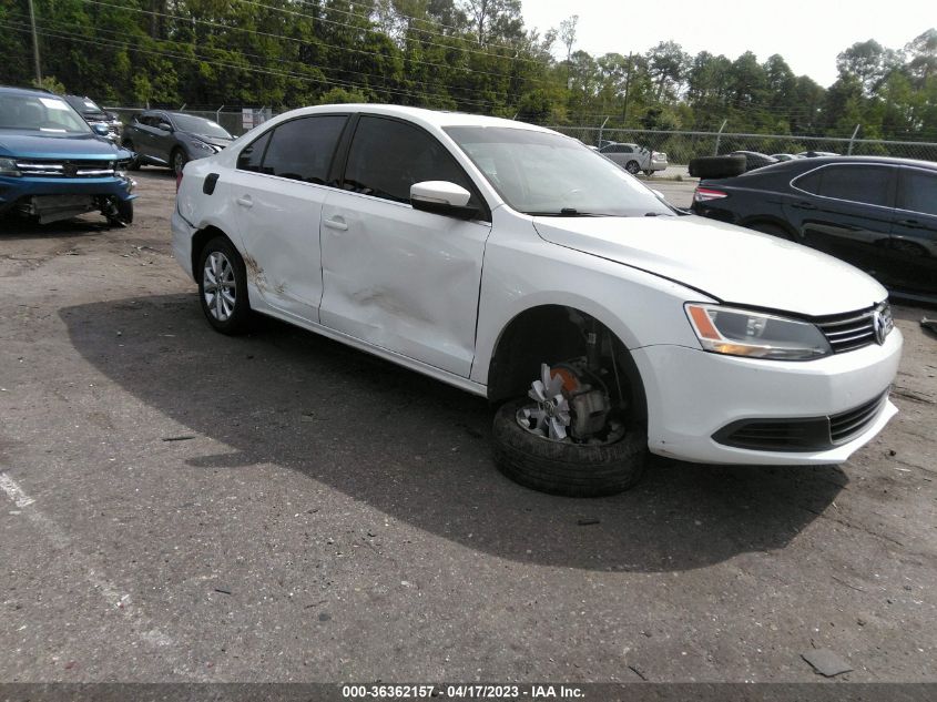 2014 VOLKSWAGEN JETTA SEDAN SE - 3VWD07AJ8EM323876