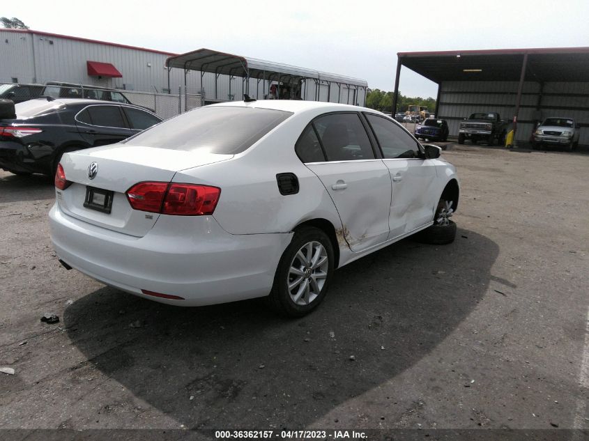 2014 VOLKSWAGEN JETTA SEDAN SE - 3VWD07AJ8EM323876