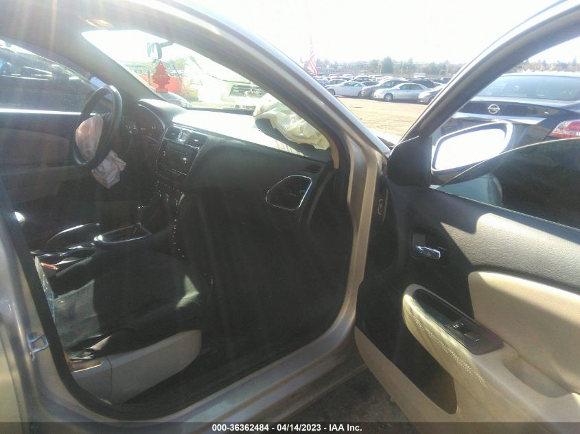 2013 CHRYSLER 200 LX - 1C3CCBAB0DN640299