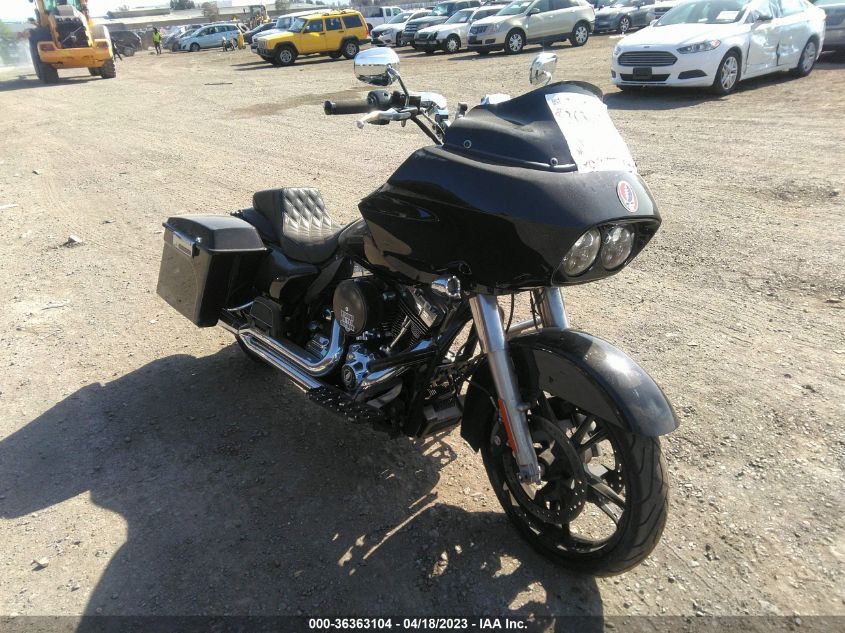 2011 HARLEY-DAVIDSON FLTRU - 1HD1KGM36BB652784