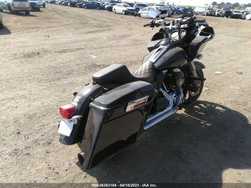 2011 HARLEY-DAVIDSON FLTRU - 1HD1KGM36BB652784