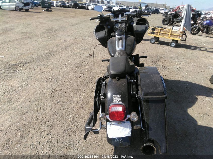 2011 HARLEY-DAVIDSON FLTRU - 1HD1KGM36BB652784