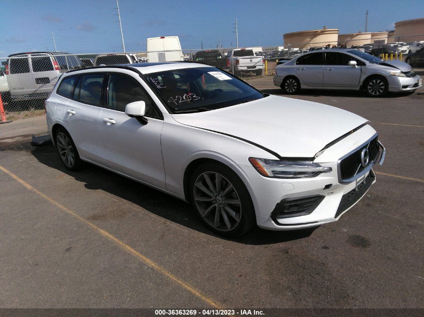 YV1102EK8L2370657 VOLVO V60 MOMENTUM 2020