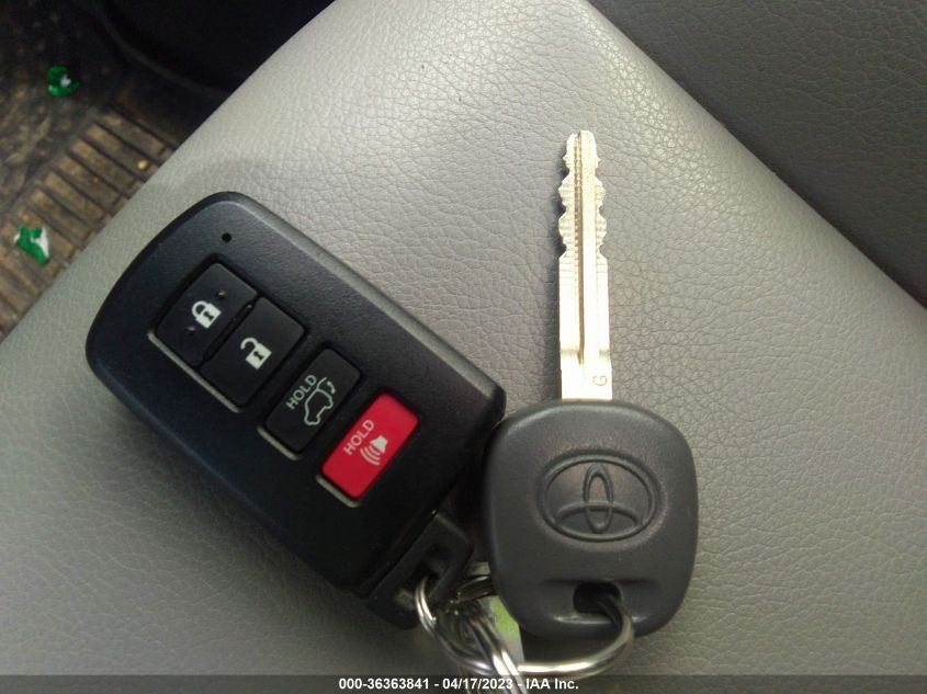 2017 TOYOTA RAV4 LIMITED/PLATINUM - JTMDFREV4HJ150773