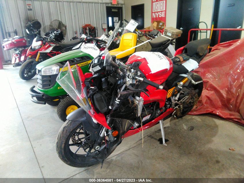 2022 DUCATI PANIGALE V2 ZDMHAATW7NB009333