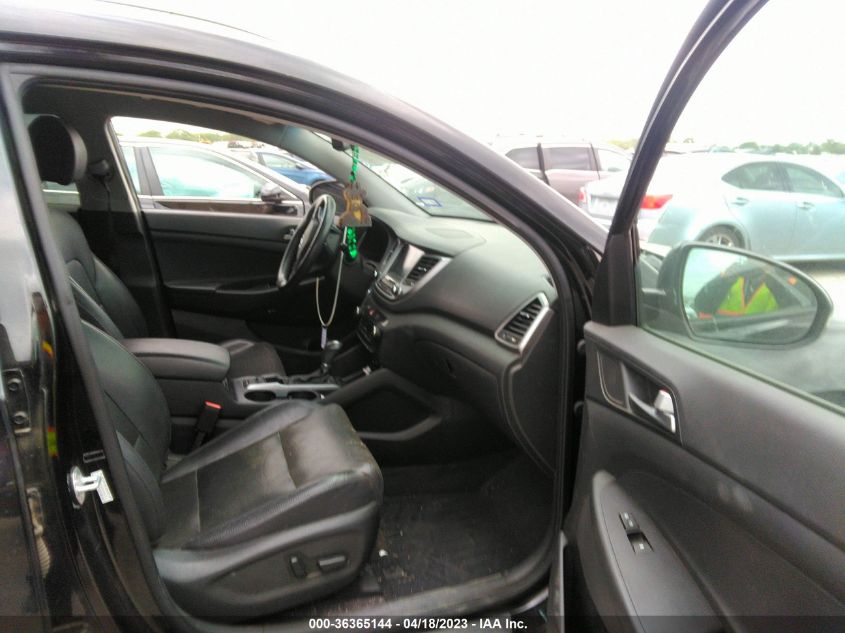 2017 HYUNDAI TUCSON SE PLUS - KM8J33A44HU364131