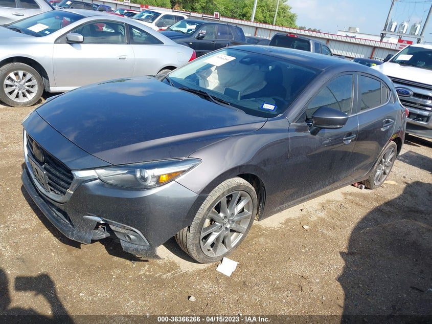 VIN 3MZBN1M30JM243713 2018 MAZDA MAZDA3 5-DOOR GRAND TOURING