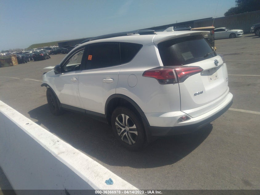 VIN JTMBFREV8JJ202032 2018 TOYOTA RAV4 LE
