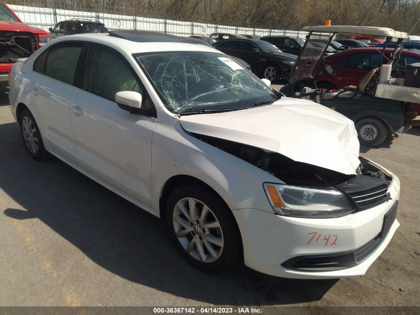 2014 VOLKSWAGEN JETTA SEDAN SE - 3VWD17AJ1EM362032