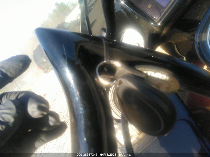 2022 HARLEY-DAVIDSON FLTRXS - 1HD1KTP11NB608215