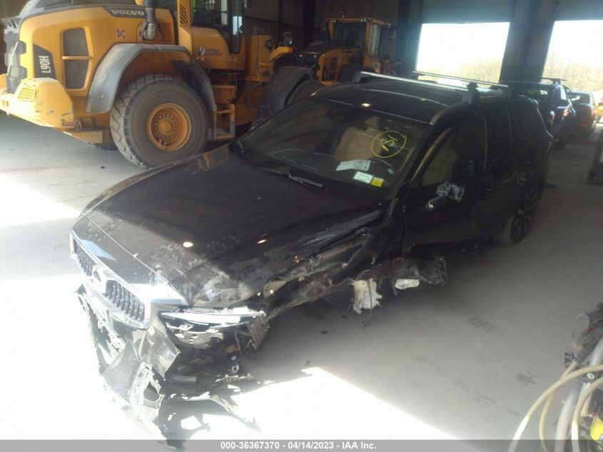 2020 VOLVO V60 CROSS COUNTRY - YV4102WK9L1034782