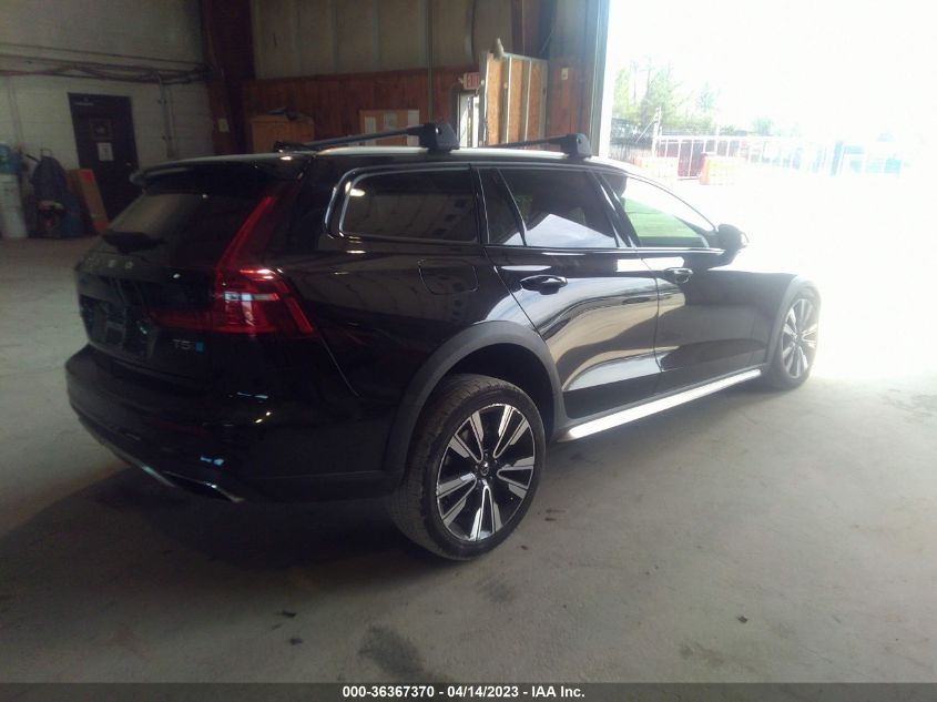 2020 VOLVO V60 CROSS COUNTRY - YV4102WK9L1034782