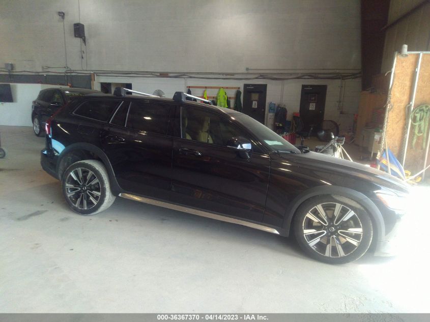 2020 VOLVO V60 CROSS COUNTRY - YV4102WK9L1034782