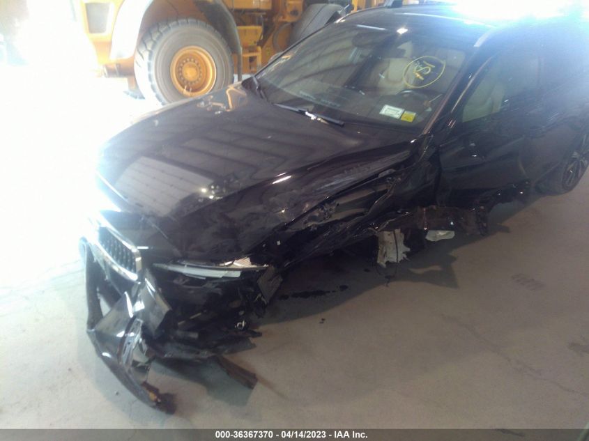 2020 VOLVO V60 CROSS COUNTRY - YV4102WK9L1034782