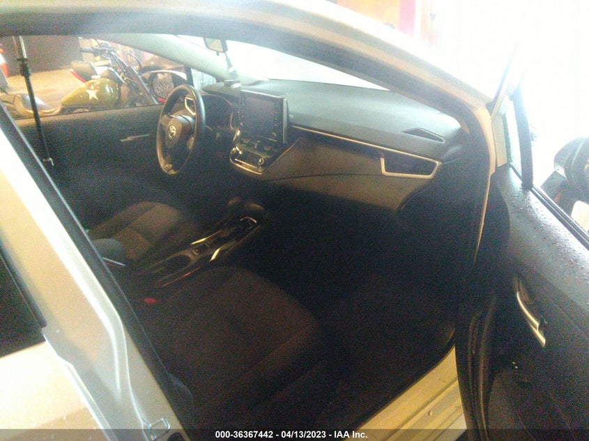 VIN 5YFEPMAE2MP244568 2021 TOYOTA COROLLA LE