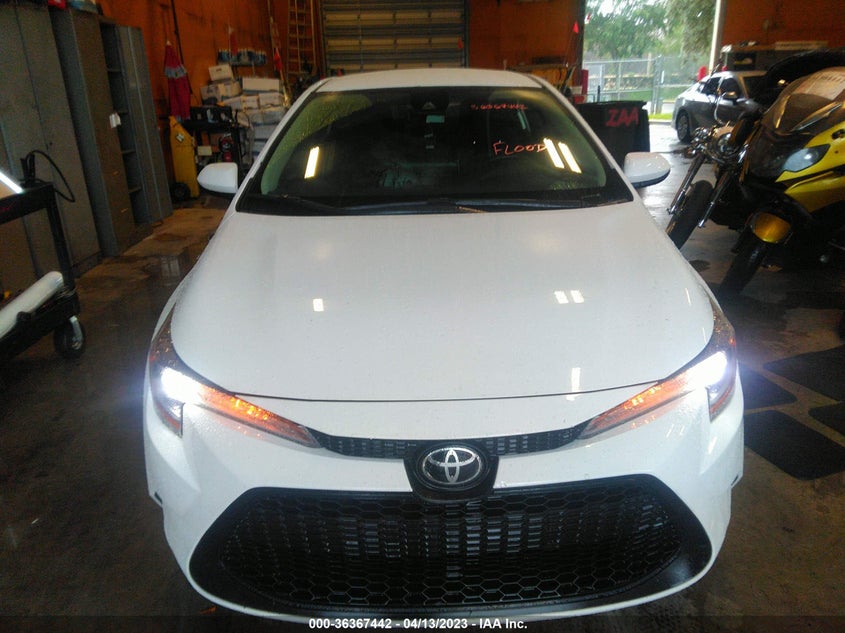 VIN 5YFEPMAE2MP244568 2021 TOYOTA COROLLA LE