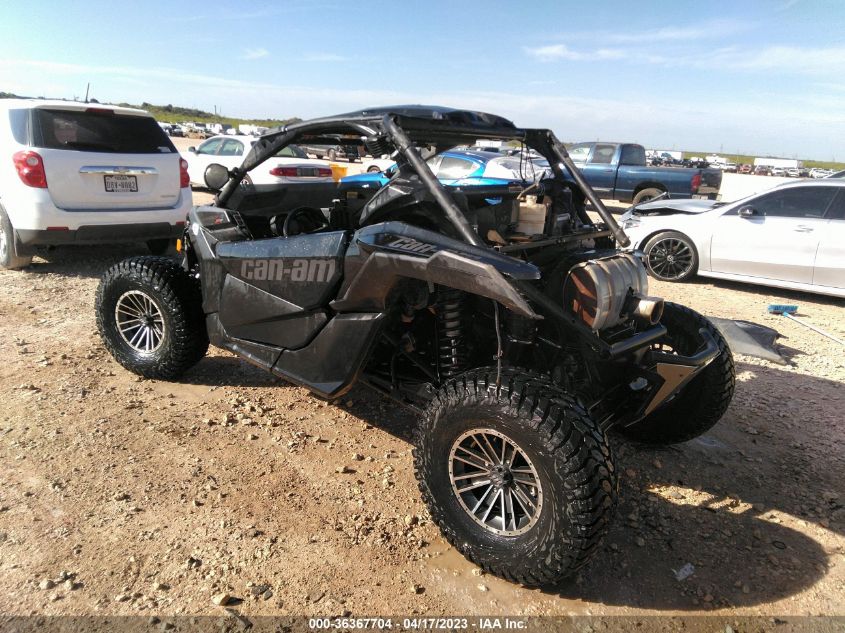 2017 CAN-AM MAVERICK X3 X DS TURBO R - 3JBVDAW45HK000139