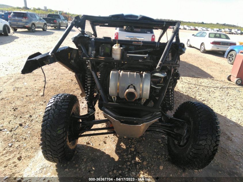 2017 CAN-AM MAVERICK X3 X DS TURBO R - 3JBVDAW45HK000139