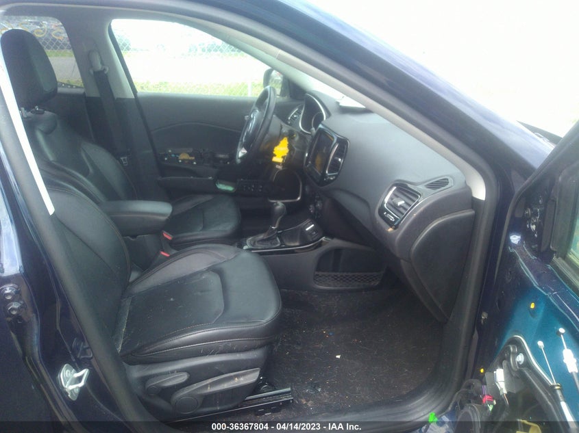VIN 3C4NJCCB1JT358553 2018 JEEP COMPASS LIMITED