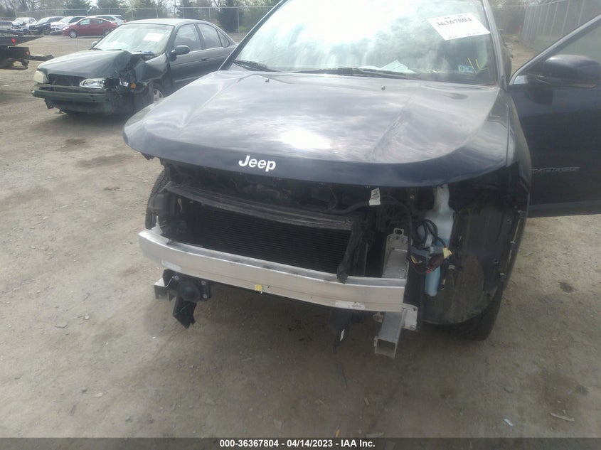 VIN 3C4NJCCB1JT358553 2018 JEEP COMPASS LIMITED