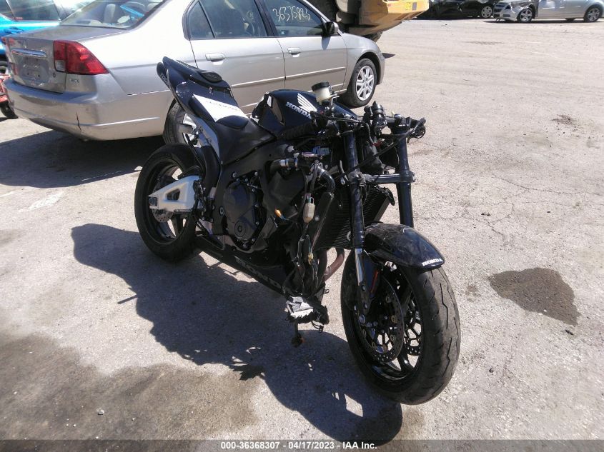 2011 HONDA CBR600 RR - JH2PC4046BK400224