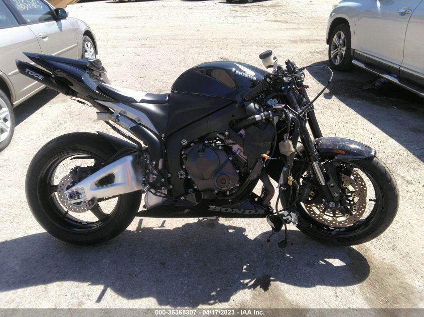 2011 HONDA CBR600 RR - JH2PC4046BK400224