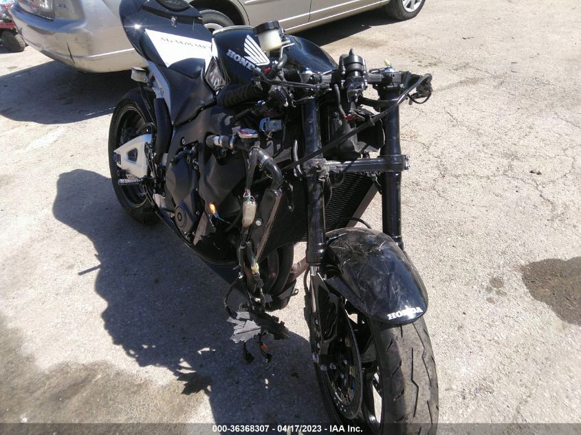 2011 HONDA CBR600 RR - JH2PC4046BK400224