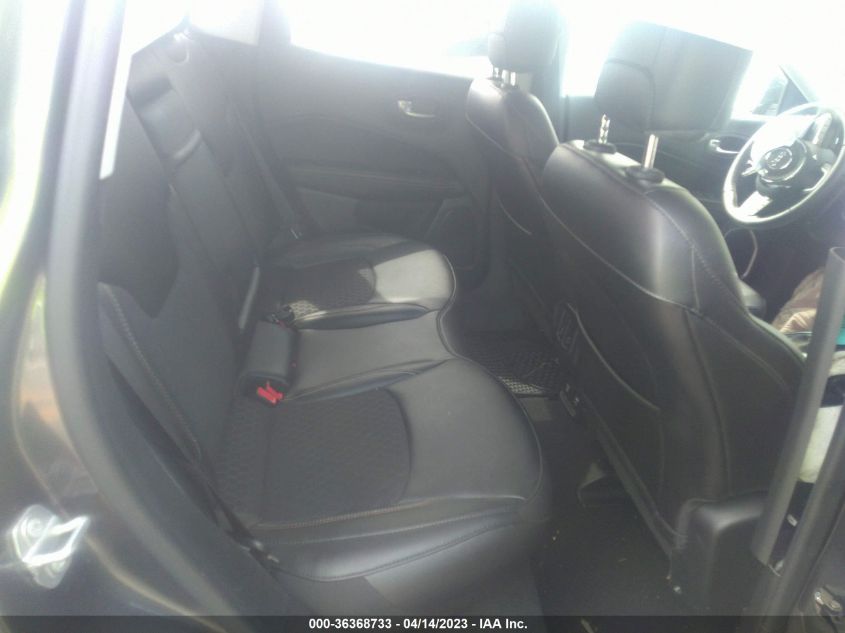 VIN 3C4NJDBB4KT772385 2019 JEEP COMPASS LATITUDE