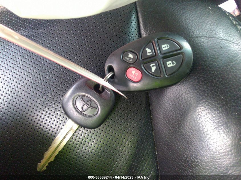 2015 TOYOTA SIENNA SE - 5TDXK3DC9FS666116