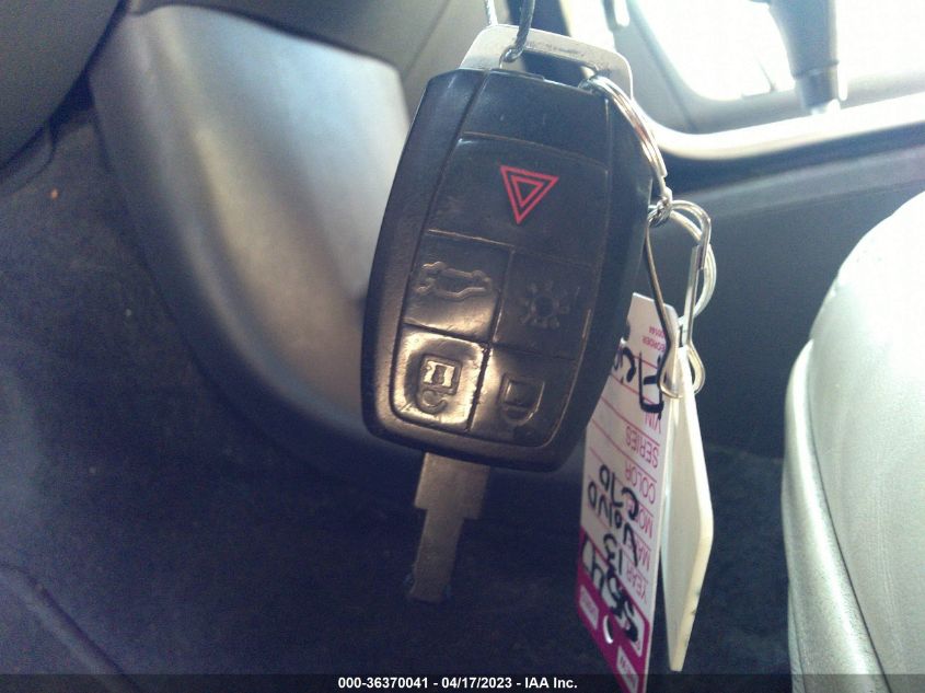 2013 VOLVO C70 T5 YV1672MC1DJ136279