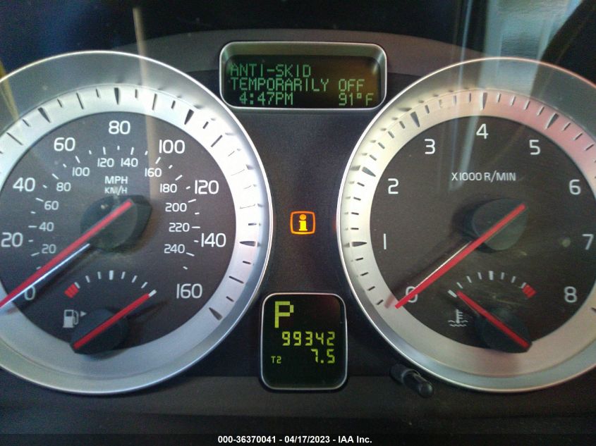 2013 VOLVO C70 T5 YV1672MC1DJ136279