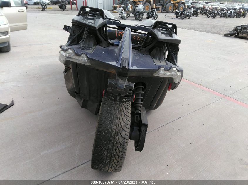 2018 POLARIS SLINGSHOT SL - 57XAAPFA1J8126940