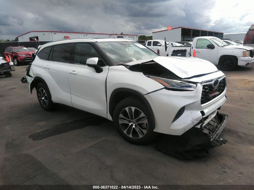 2021 TOYOTA HIGHLANDER XLE - 5TDHZRAH9MS532769