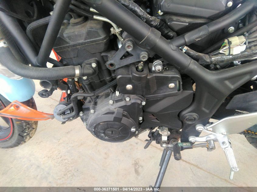 2015 YAMAHA YZFR3 MH3RH06Y2FK003025