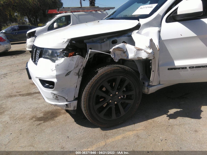 VIN 1C4RJEAG4HC823022 2017 JEEP GRAND CHEROKEE ALTITUDE