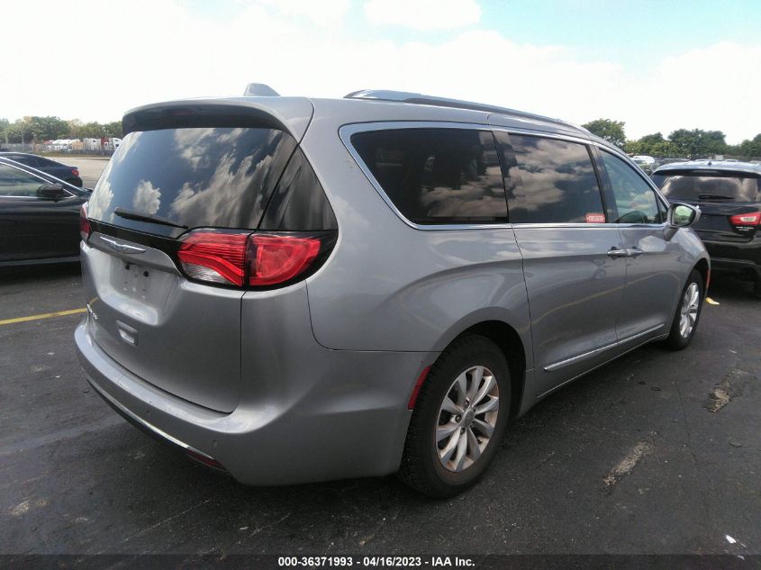 2C4RC1BG8JR141727 2018 CHRYSLER PACIFICA, photo no. 4