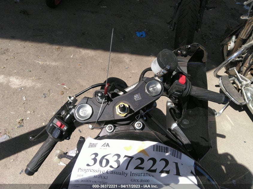VIN JS1GN7FA9K7101227 2019 SUZUKI GSX-R600