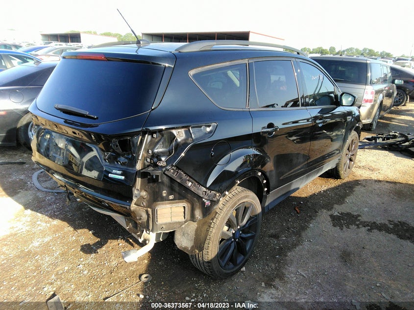 VIN 1FMCU0GD7JUA84303 2018 FORD ESCAPE SE