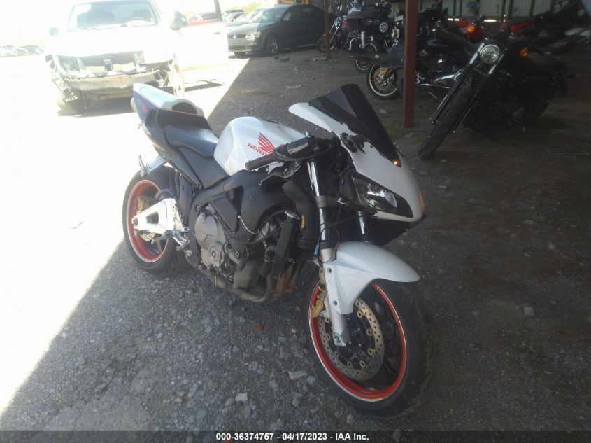 2003 HONDA CBR600 RR - JH2PC37003M003160